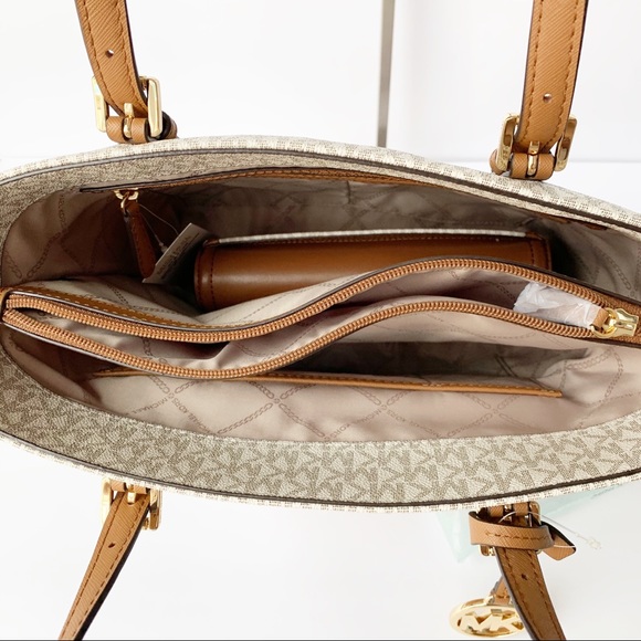 Michael Kors Jet Set Tote and Wallet Set - Picture 7 of 12